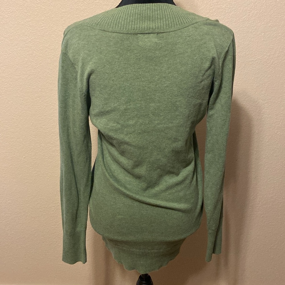 ❤️2 for $10 Green V-Neck Sweater - Picture 2 of 6